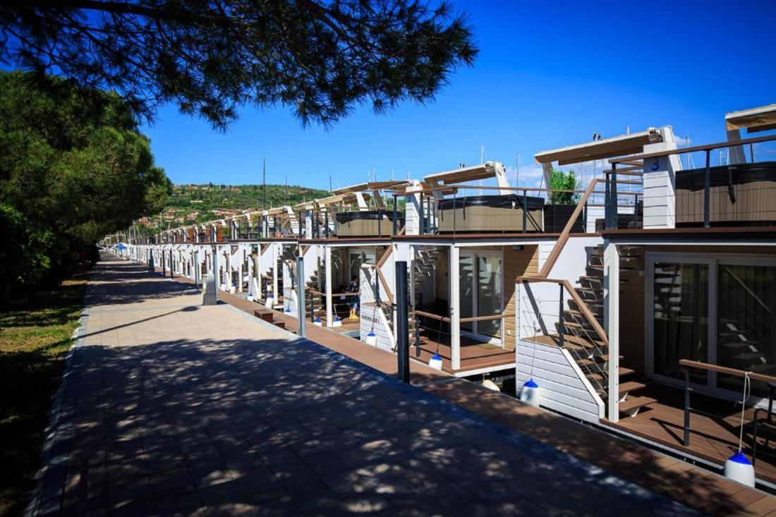 波尔托罗Floating House Hurrea别墅 外观 照片