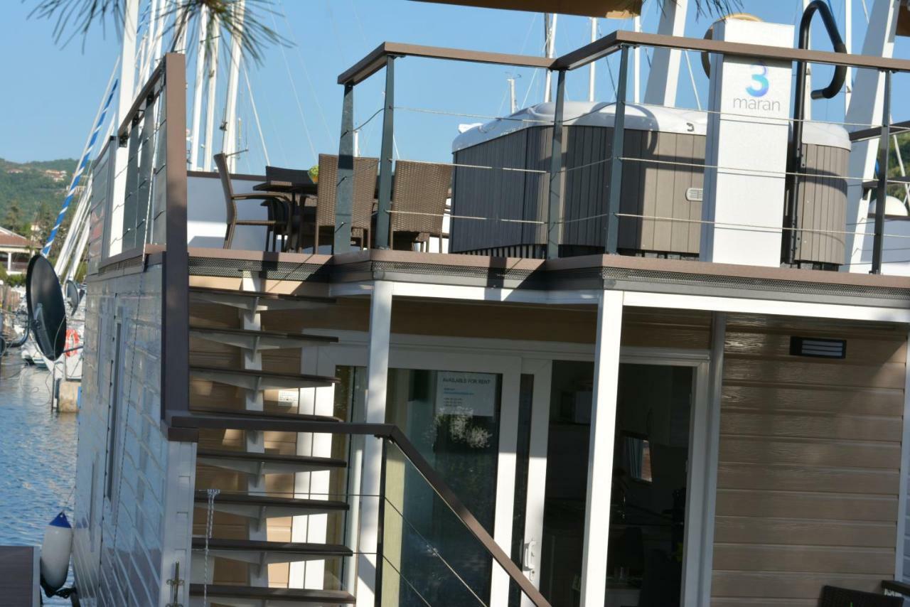 波尔托罗Floating House Hurrea别墅 外观 照片